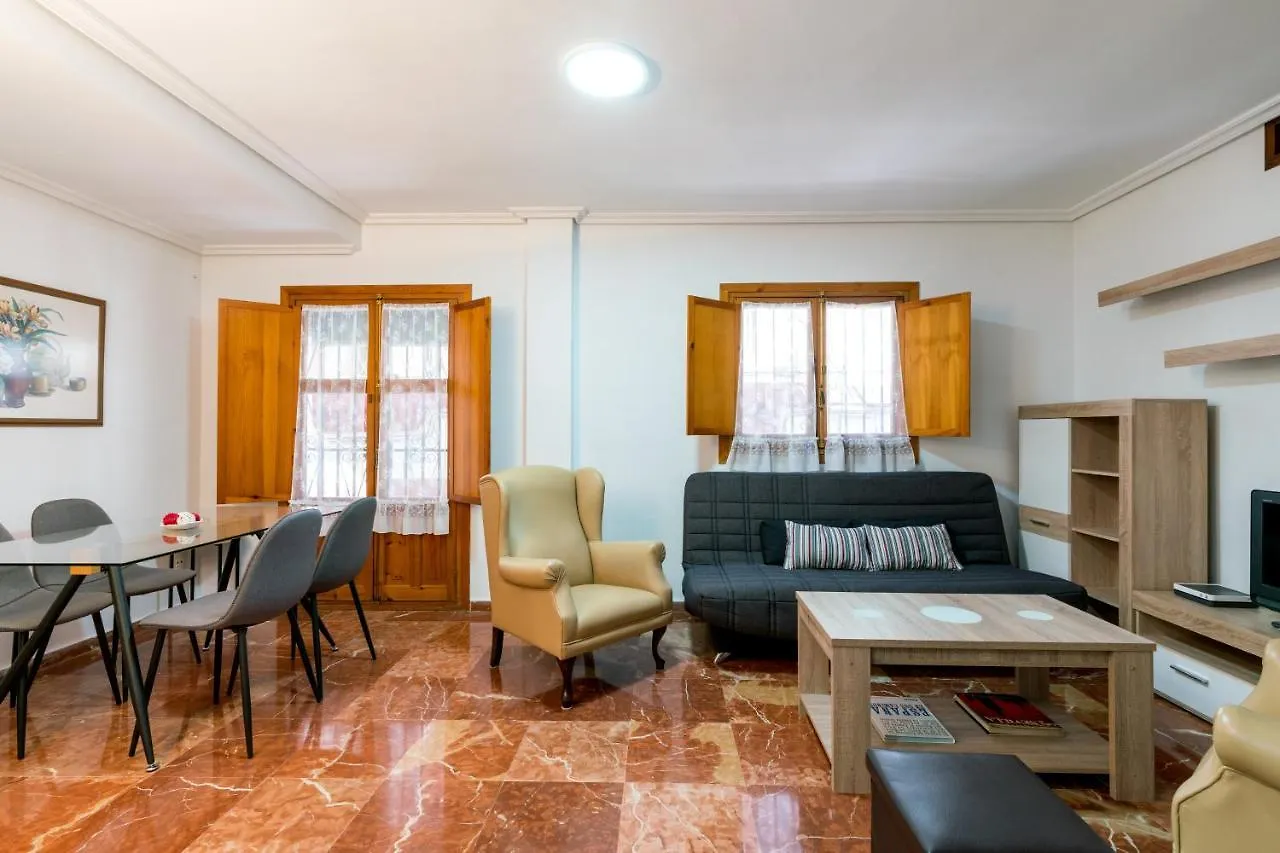 Holi-Rent Estrella Apartment Seville